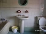 bathroom (click to enlarge)
